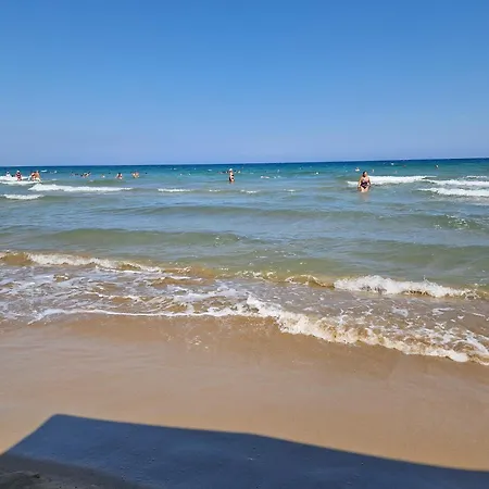 Grand Sapphire 22 Floor B Block 377, Cypr Północny