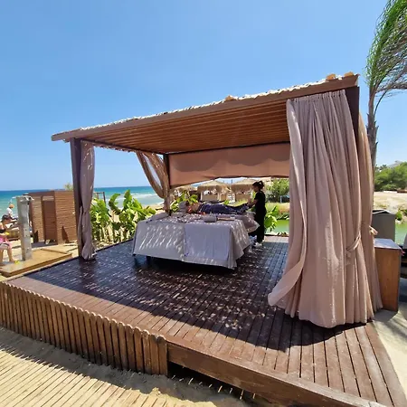 Grand Sapphire 22 Floor B Block 377, Cypr Polnocny