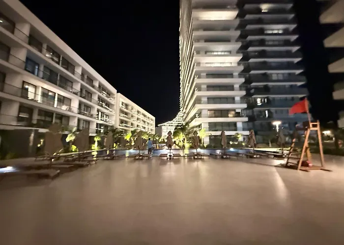 Grand Sapphire 22 Floor B Block 377, Cypr Polnocny *