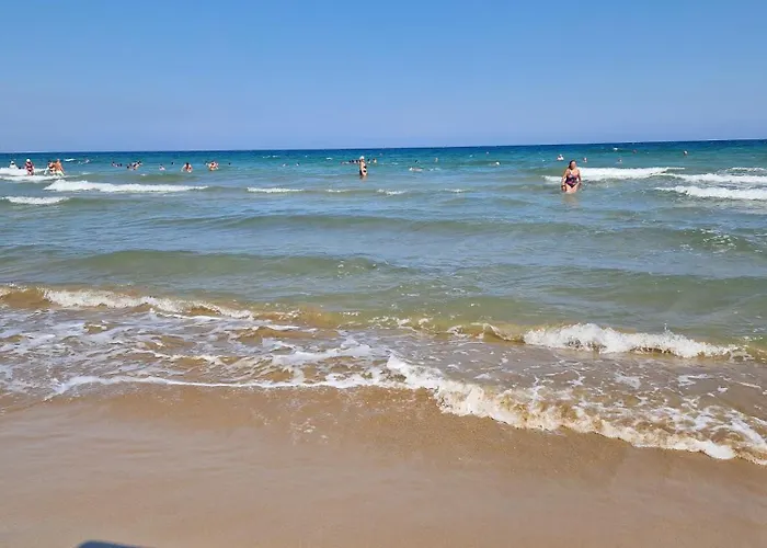 Grand Sapphire 22 Floor B Block 377, Cypr Polnocny